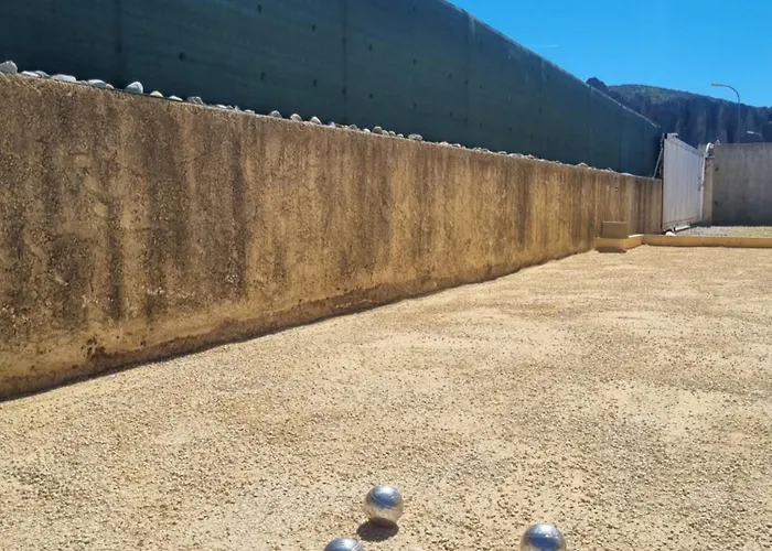 Maison Avec Jacuzzi Et Vue Sur Les Penitents Holiday home Les Mees