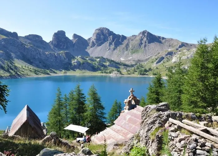 Holiday home Maison Avec Jacuzzi Et Vue Sur Les Penitents